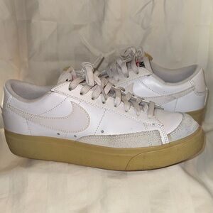 Nike Women’s Sz 8.5 White Leather Low-Top Sneakers with Gum-Style Sole